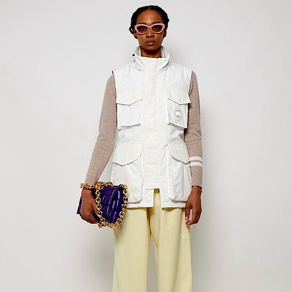 🪿🇨🇦🍁Canada Goose Belted Chaka with Hood Vest in White size Small - Picture 3 of 10